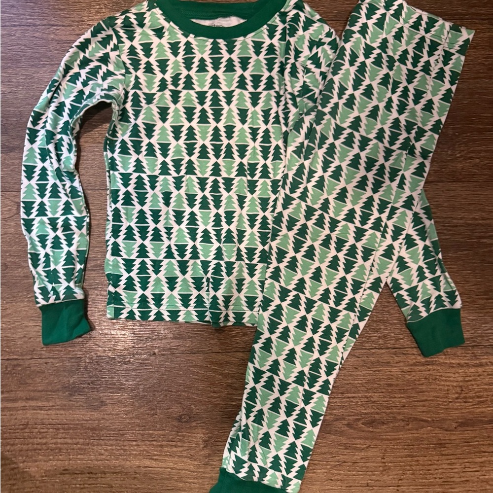 Carter's kids Christmas Trees 100% Cotton 2-Piece Pajama Set in green.